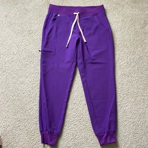 FIGS women's color Ultra Violet, size small Petite Zamora Jogger Scrub pant